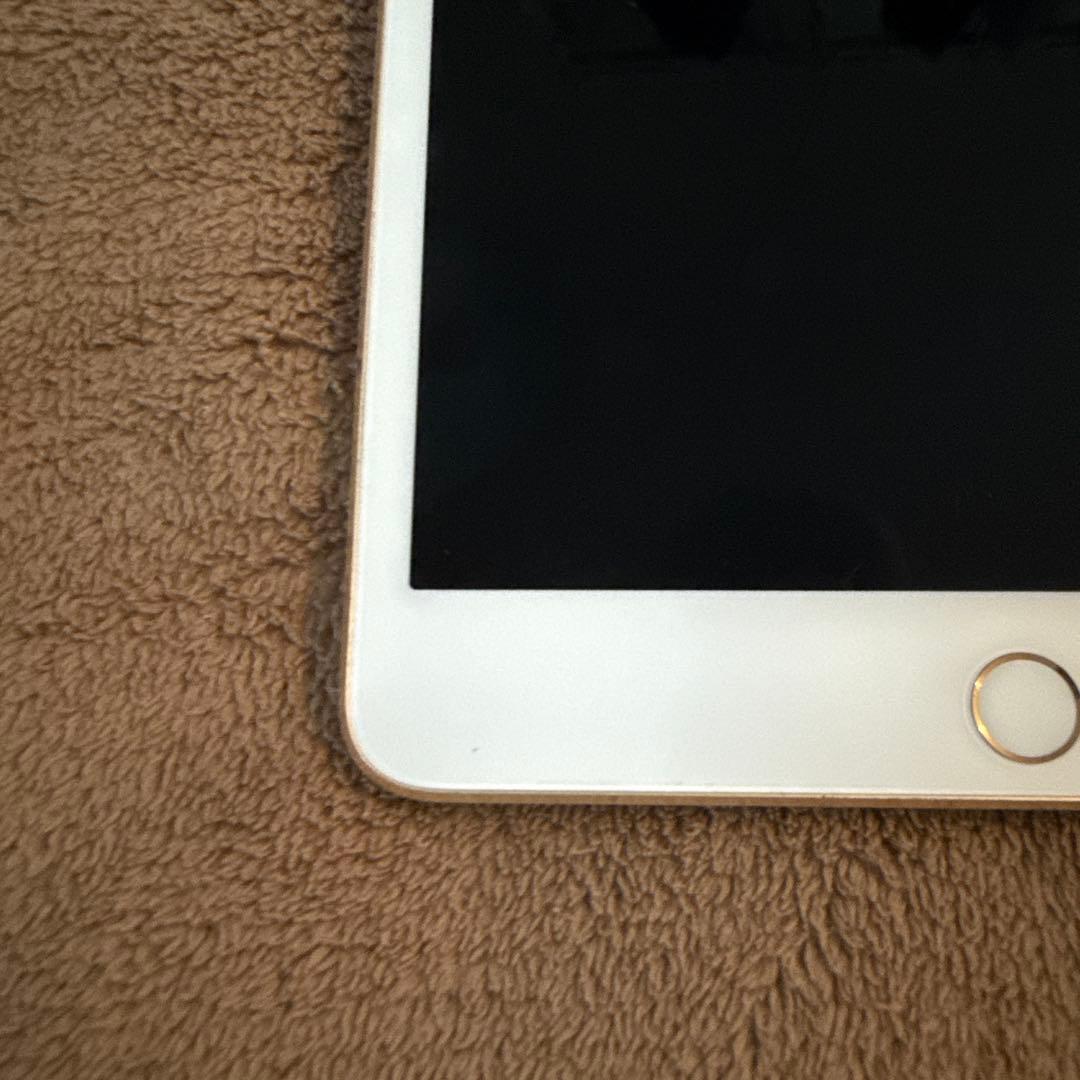 n*y様 Apple iPad mini4 セルラー64Gゴールド
