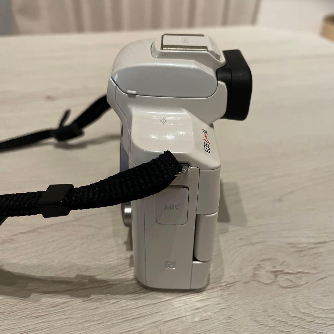 Canon EOS Kiss Mホワイト/箱無し ダブルレンズキット