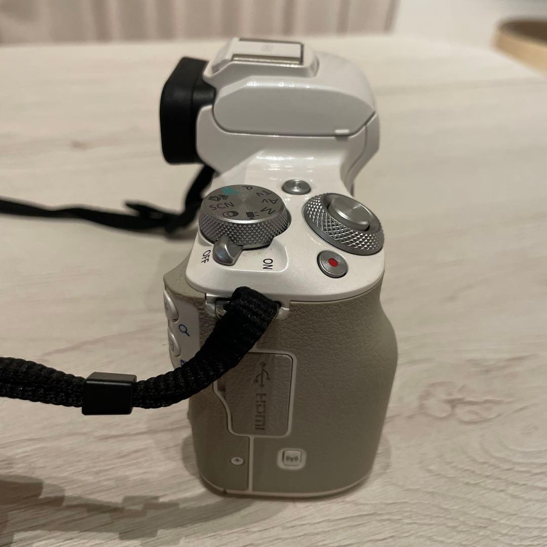 Canon EOS Kiss Mホワイト/箱無し ダブルレンズキット