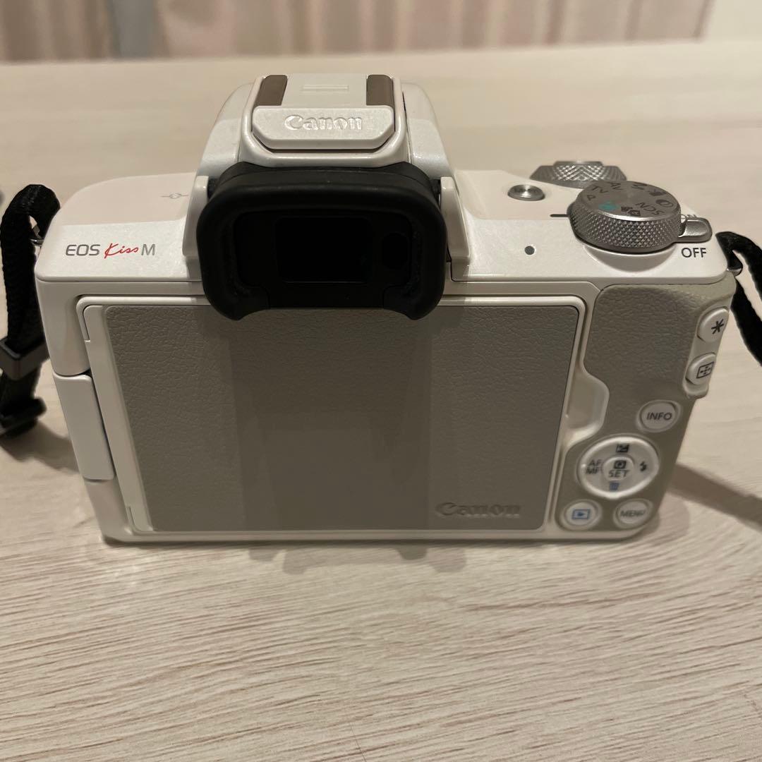 Canon EOS Kiss Mホワイト/箱無し ダブルレンズキット