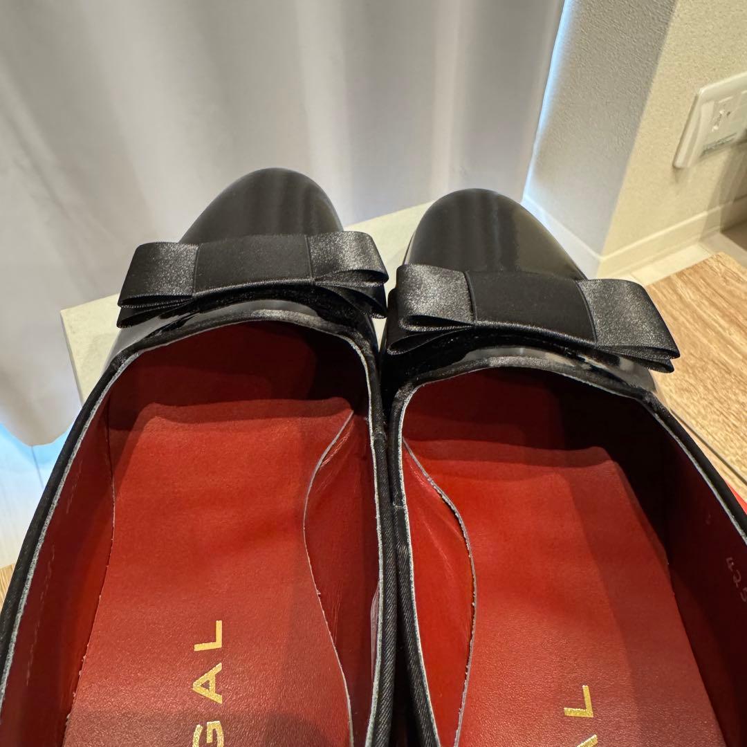 REGAL リボン付き黒ドレスシューズ