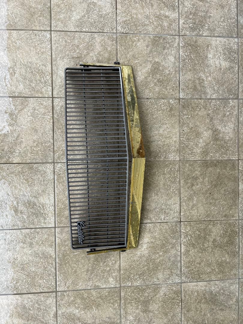 cadillac 91純正グリル　角キャデ　フリートウッド　ブロアム