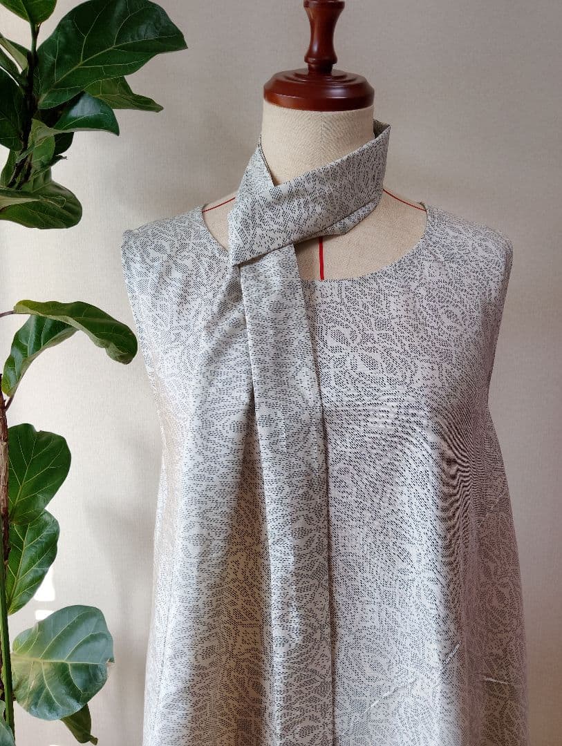 着物リメイク♤白大島紬フレアーワンピース♤正絹ストール付き♤