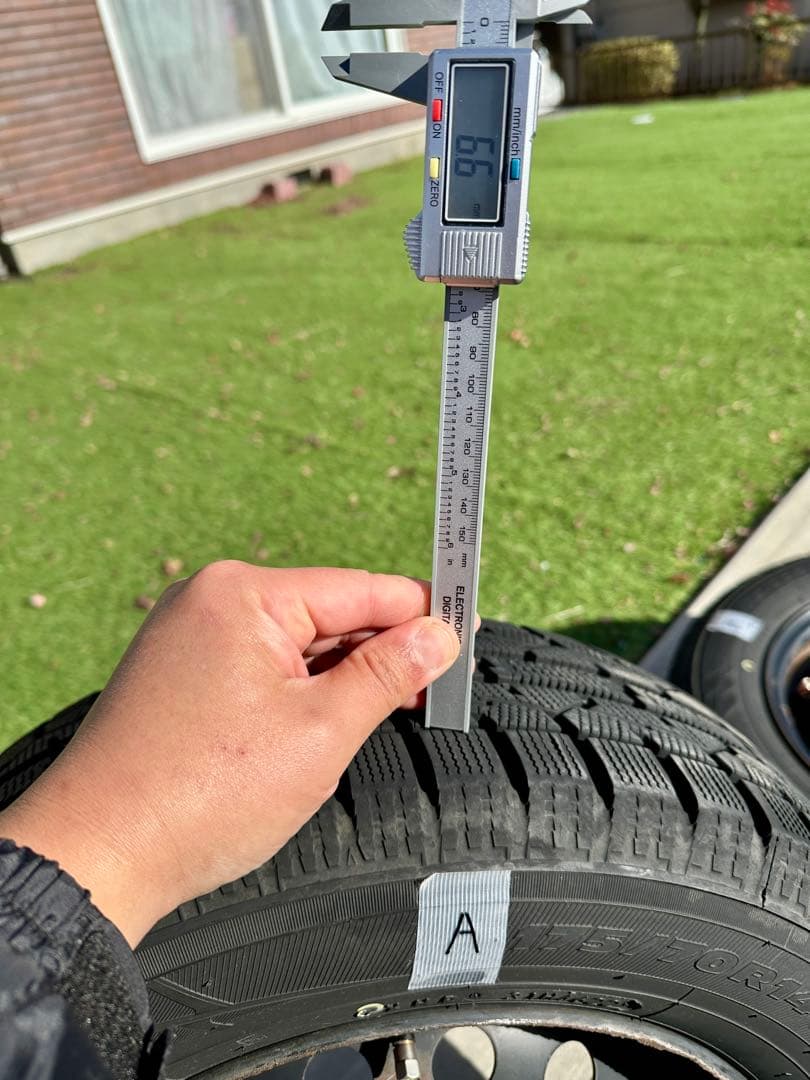 群馬 スタッドレスタイヤ トヨタ シエンタ ナット付 2022年製 オブザーブ