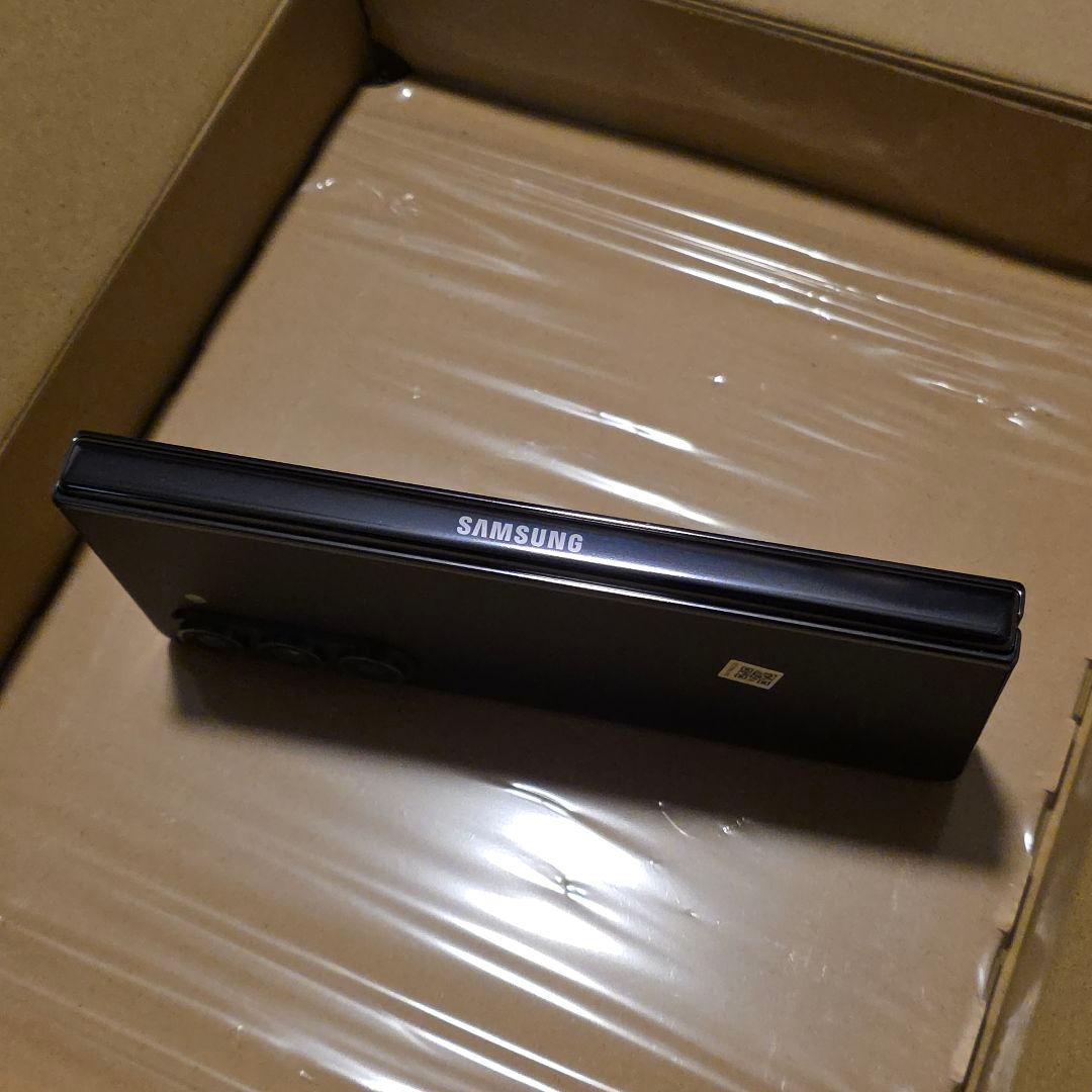 15日まで割引中!　Galaxy Z Fold 5 SCG22 512GB