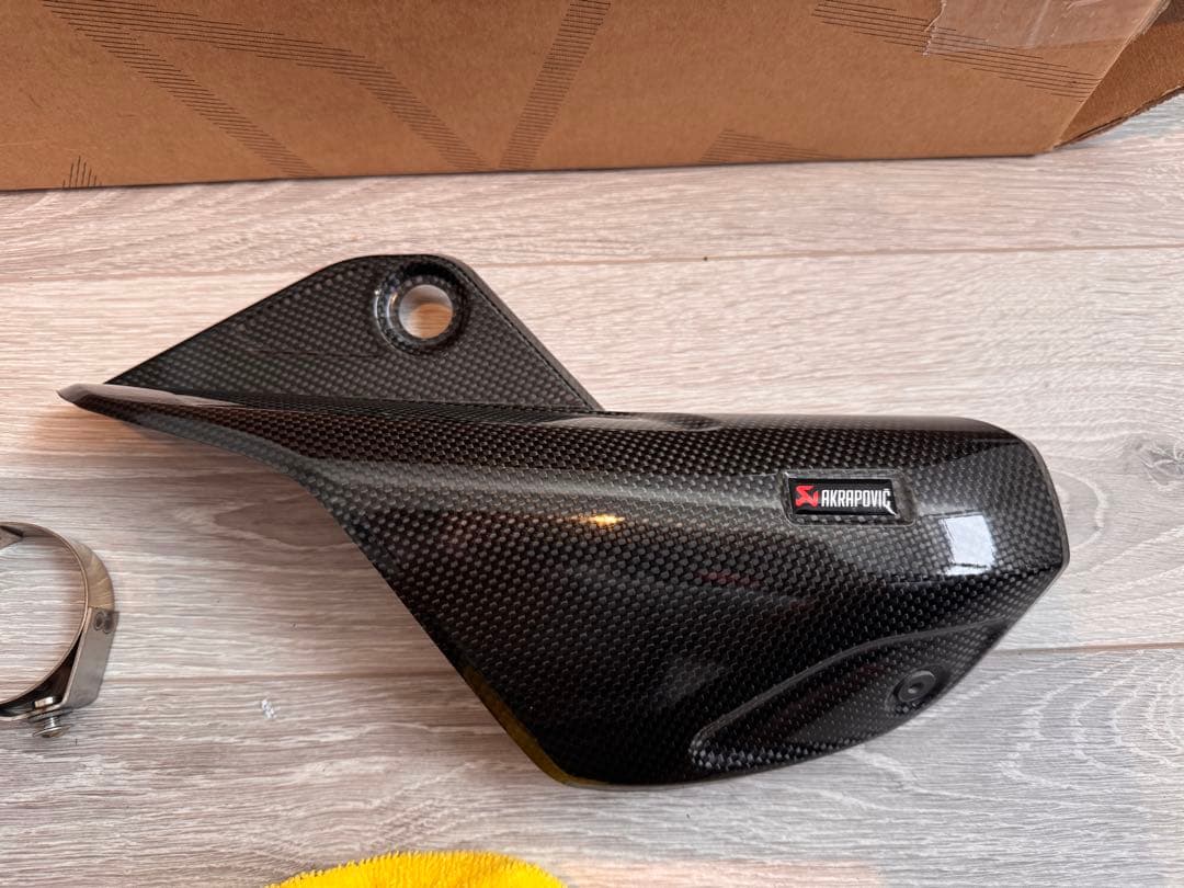 AKRAPOVIC スリップオンマフラー　政府認証　YZF-R1