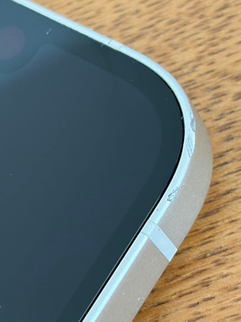 Apple iPhone 13 ホワイト カメラガラス割れ