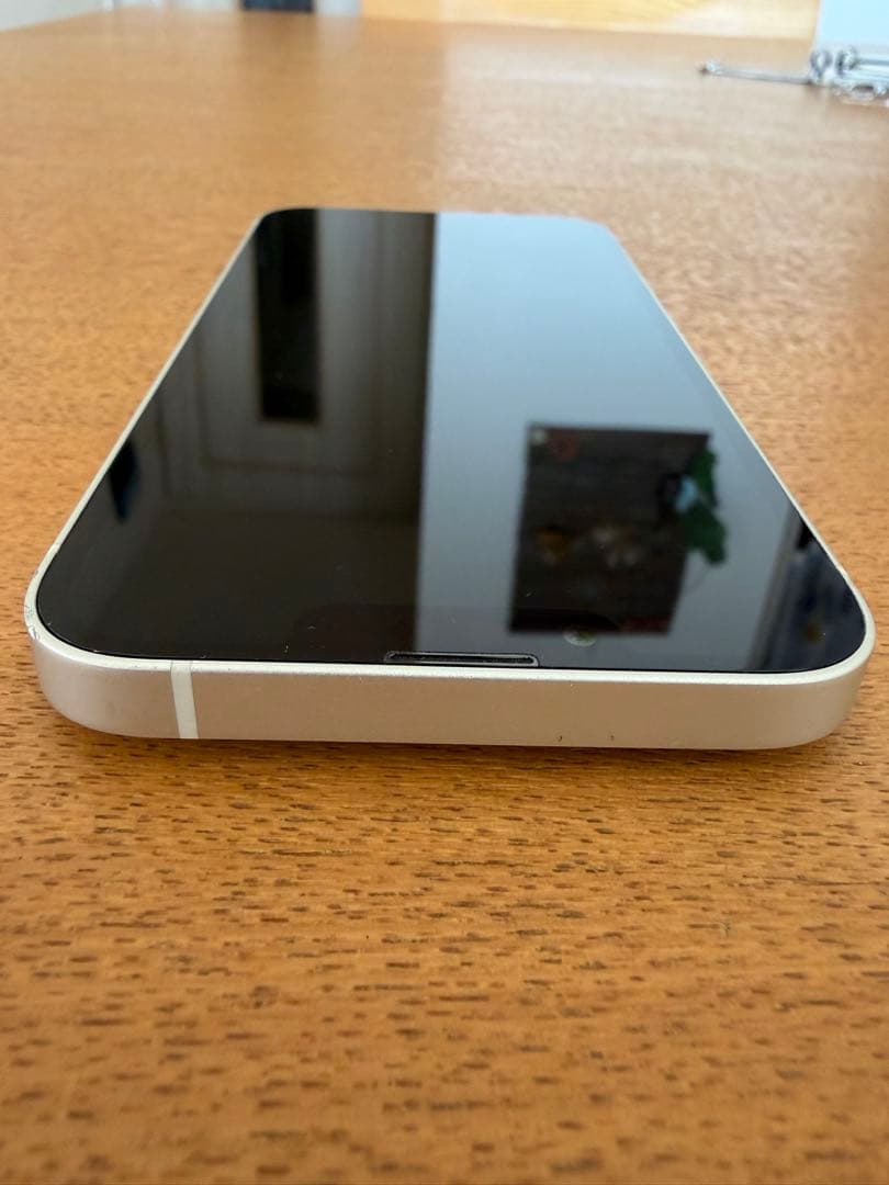 Apple iPhone 13 ホワイト カメラガラス割れ