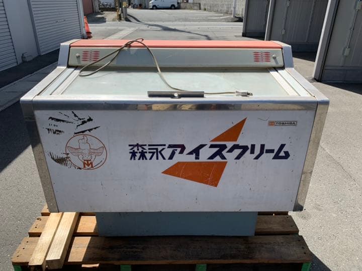 懐かしい駄菓子屋風冷蔵庫