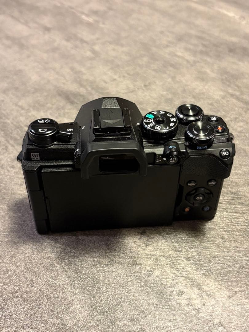 OLYMPUS OM-5 ミラーレスカメラ 本体と付属品