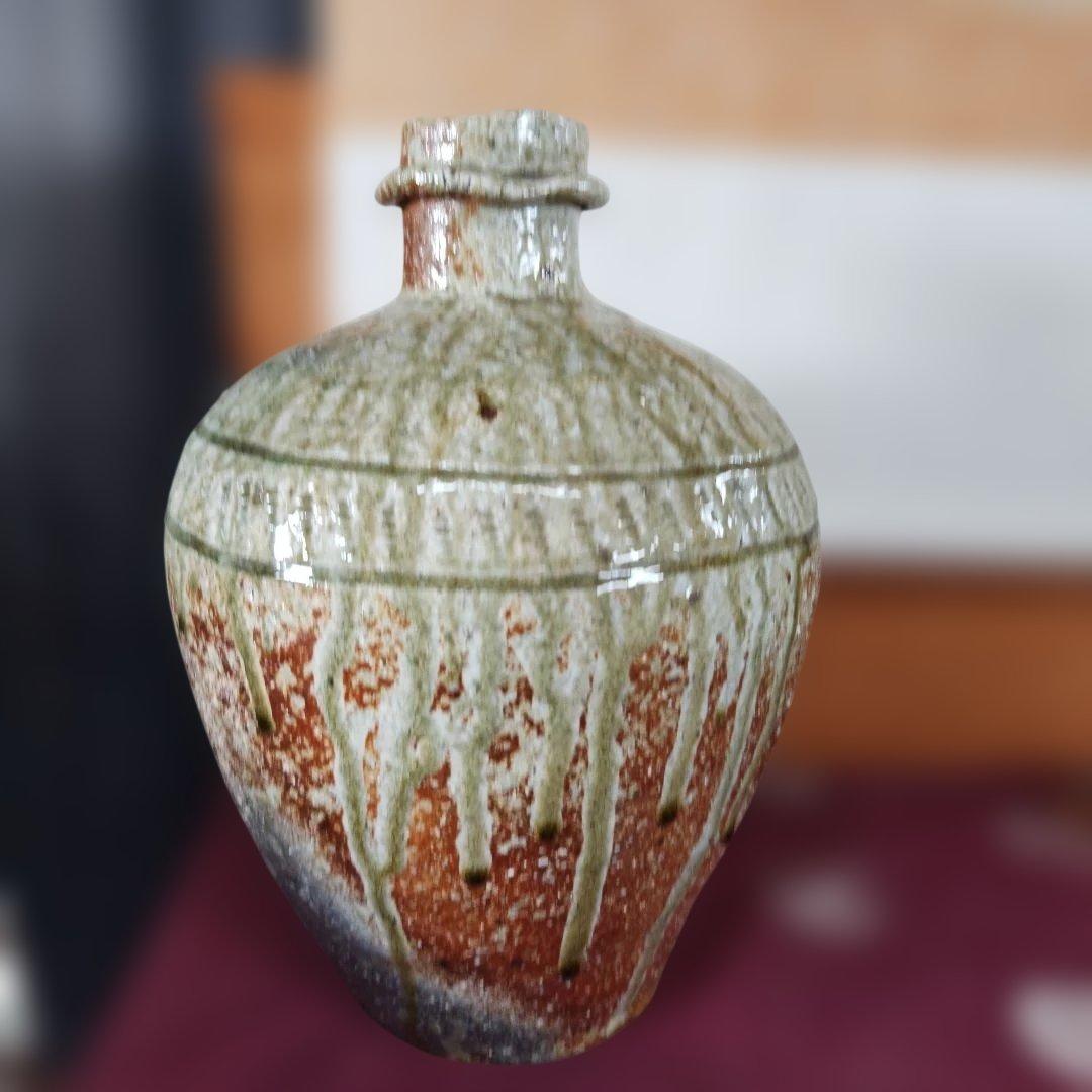 陶器の緑と茶色の瓶 中型