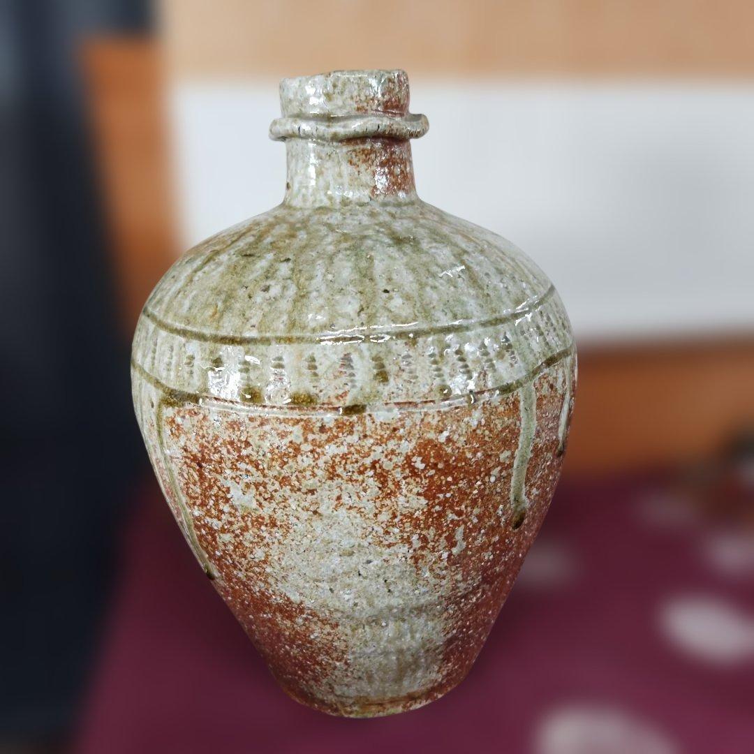 陶器の緑と茶色の瓶 中型