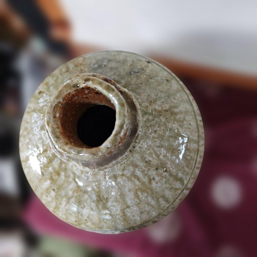 陶器の緑と茶色の瓶 中型