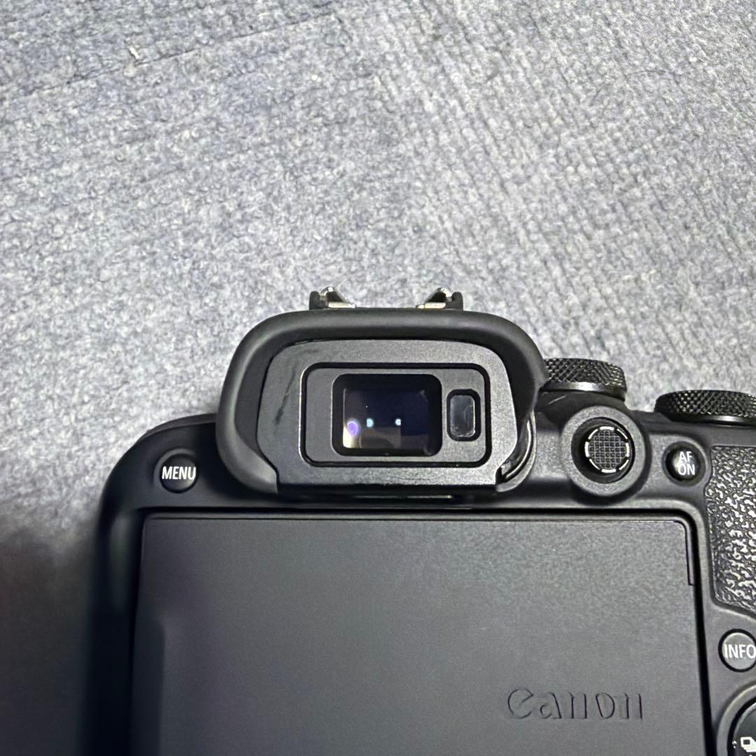 Canon EOS R10 ボディ【ファインダー部分ゴム欠け】