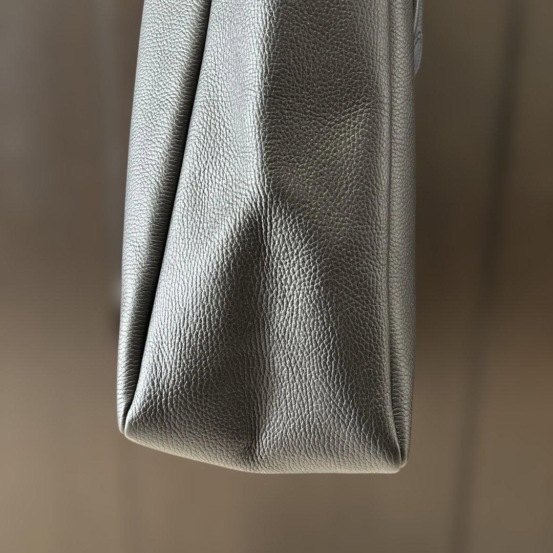 ヤングアンドオルセン　黒 レザー トートバッグ　エンボスレザー✨新品未使用✨