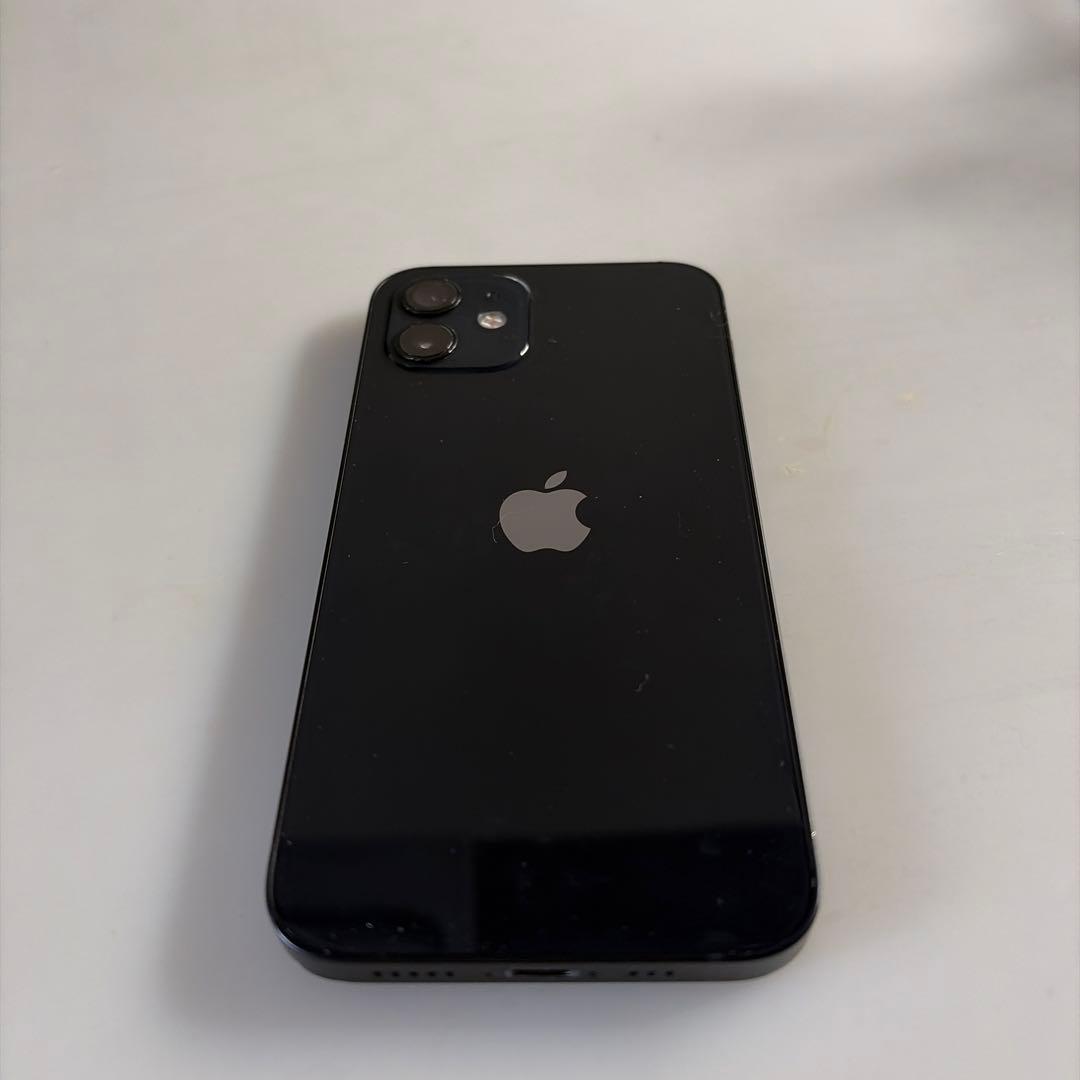 <いま>Apple iPhone 12 ブラック 本体