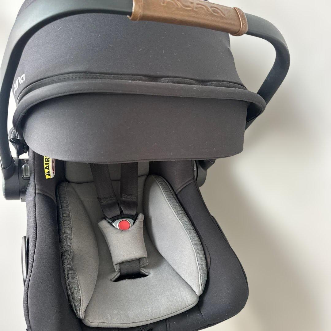 Nuna Pipa Nextベビーシート 黒 ファブリック