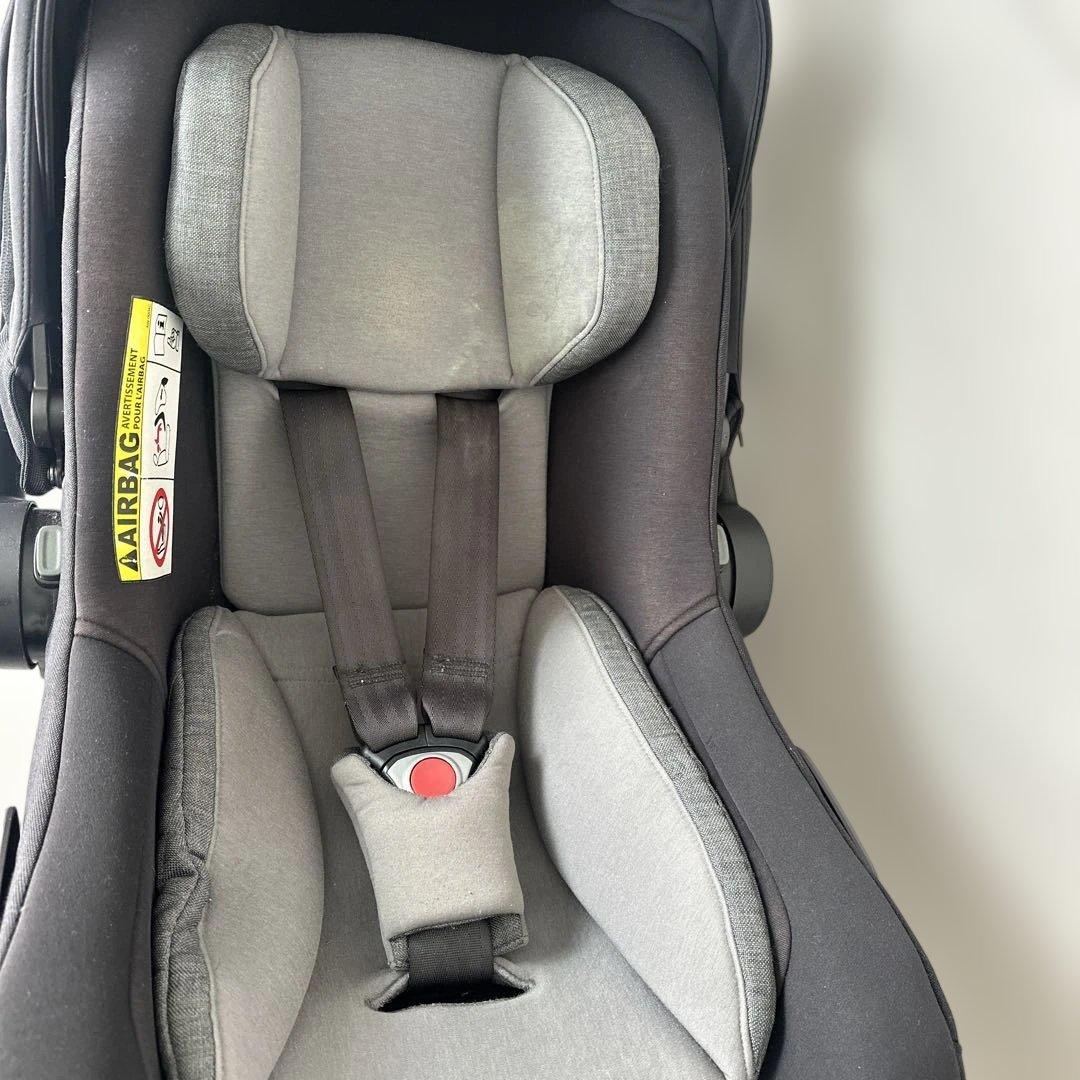 Nuna Pipa Nextベビーシート 黒 ファブリック