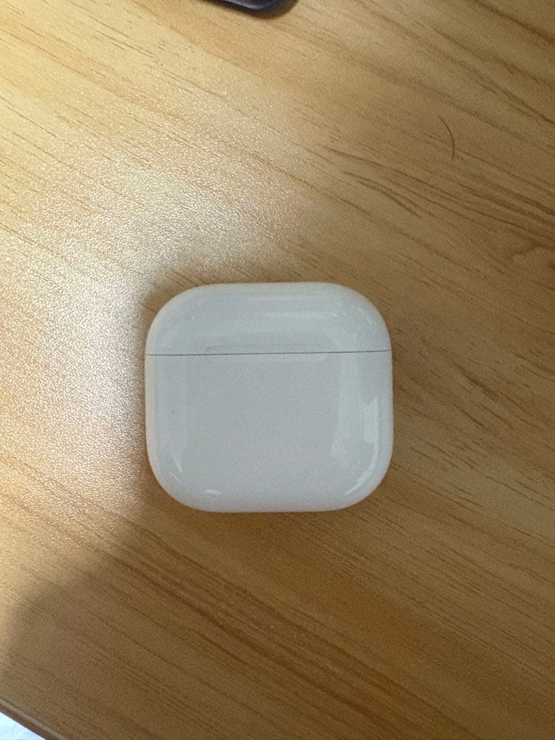 AirPods 4 (アクティブノイズキャンセリング搭載モデル) Apple