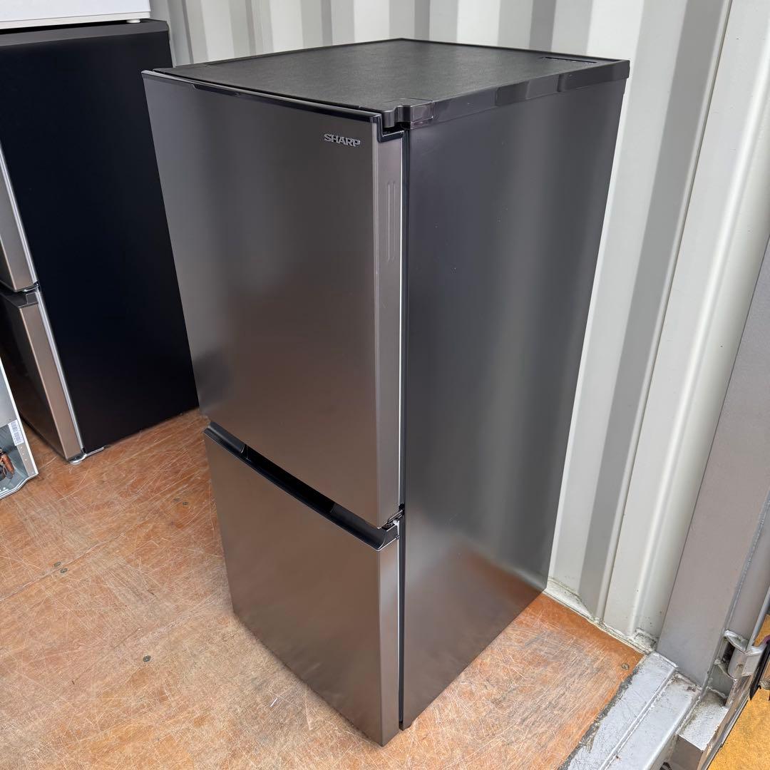 C7539★2024年製★ほぼ新品★シャープ　冷蔵庫　右.左開き　自動霜取り