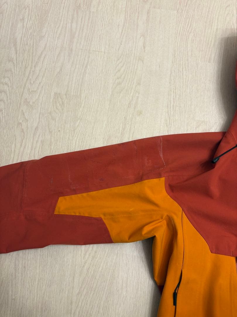 デサント　スキーウェア　2023-24支給品　ゴールドエンブレム 上下セット