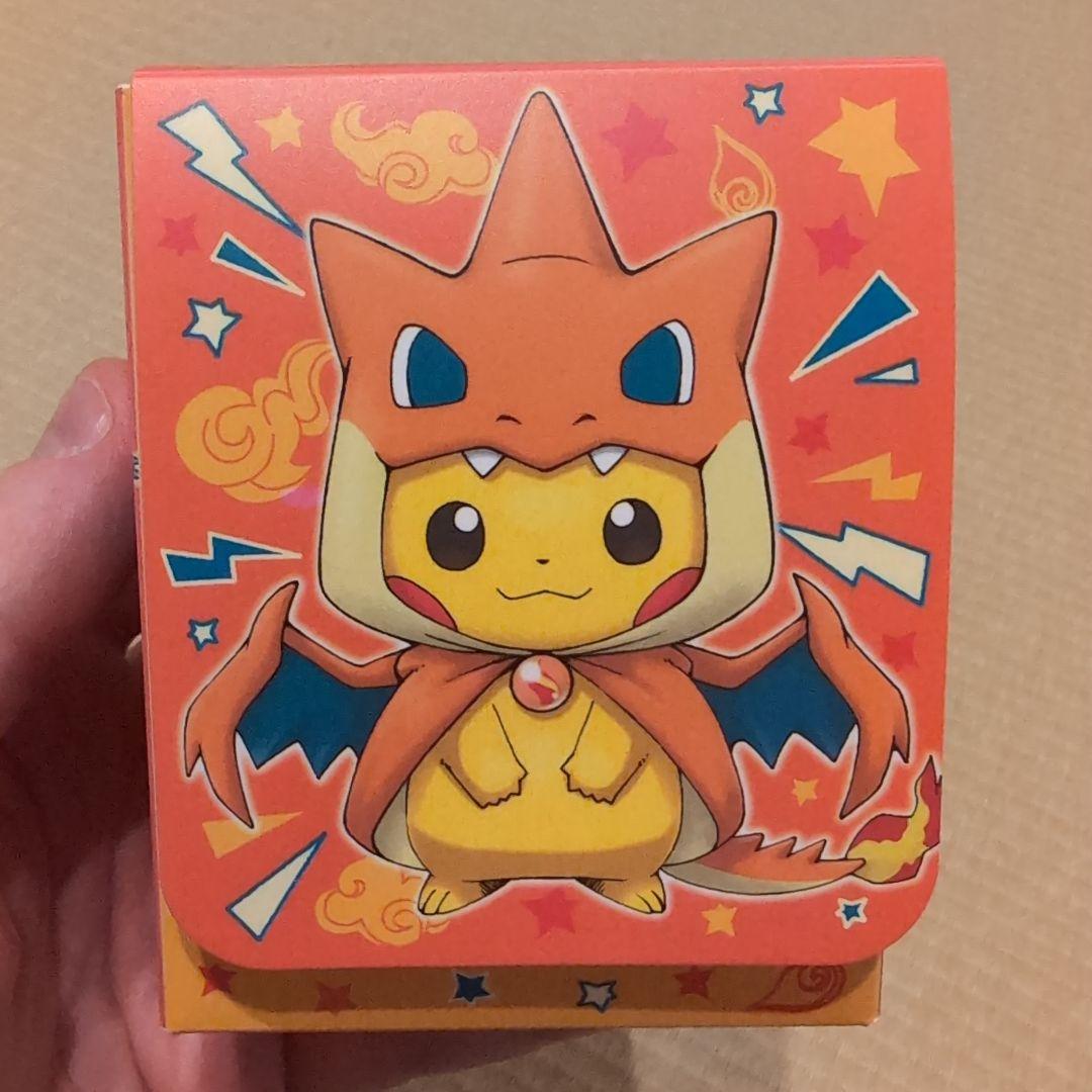 メガリザードンYのポンチョを着たピカチュウ　デッキケース　スリーブ