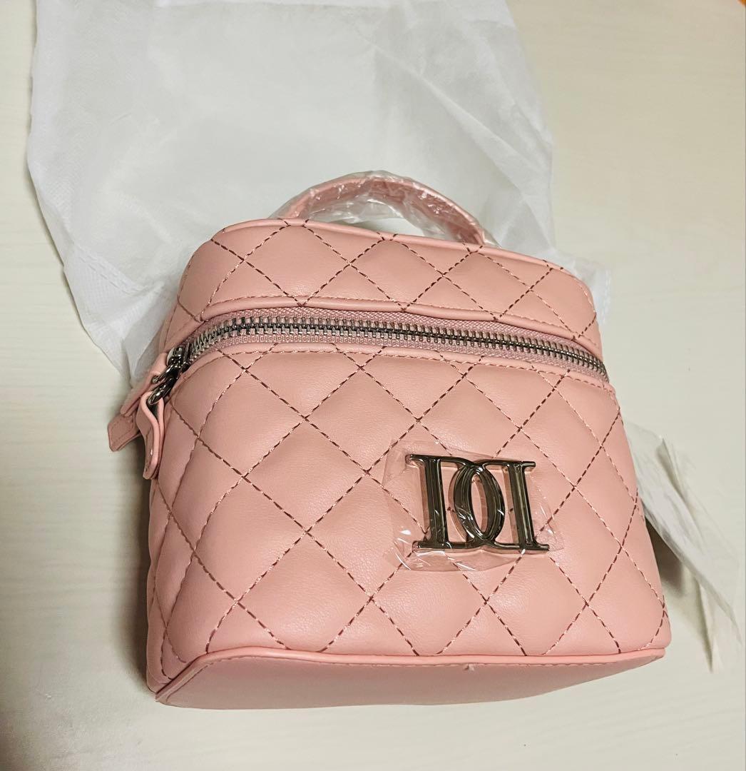 darich キルティングスクエアミニバッグ シルバーパーツ