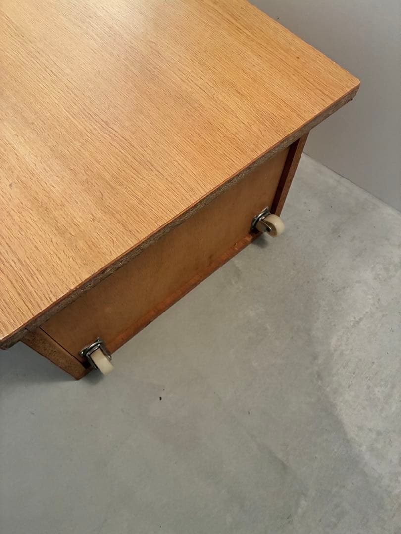 レトロポップ　北欧　ビンテージ　スツール　収納付き椅子　アノニマス