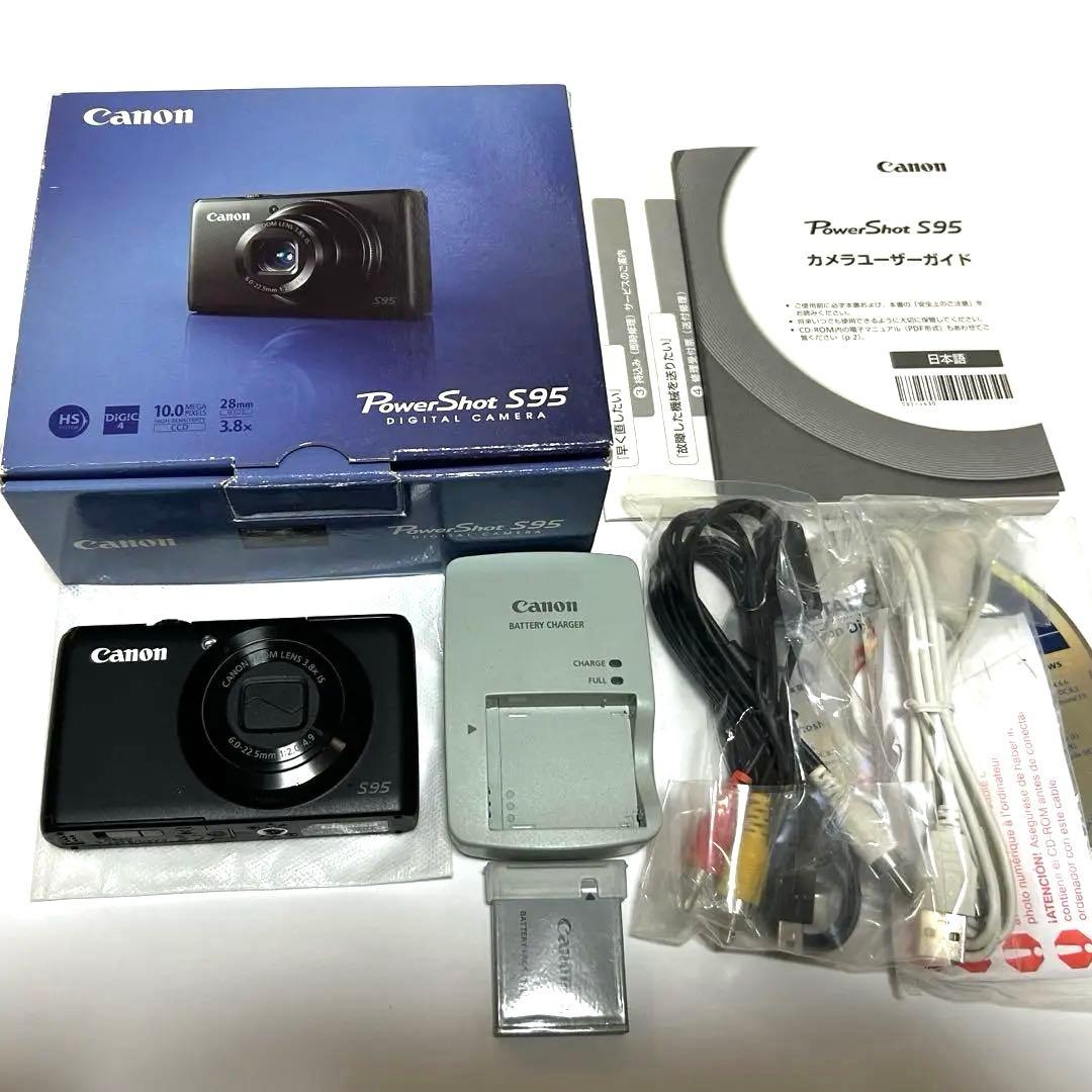 Canon PowerShot S95 本体と付属品