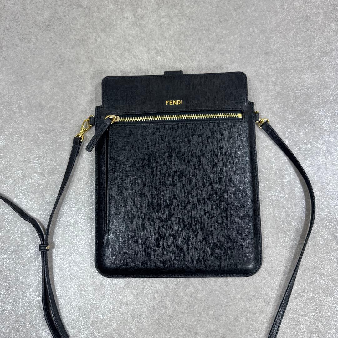 FENDI レザー タブレットケース ショルダーストラップ ギャランティカード付