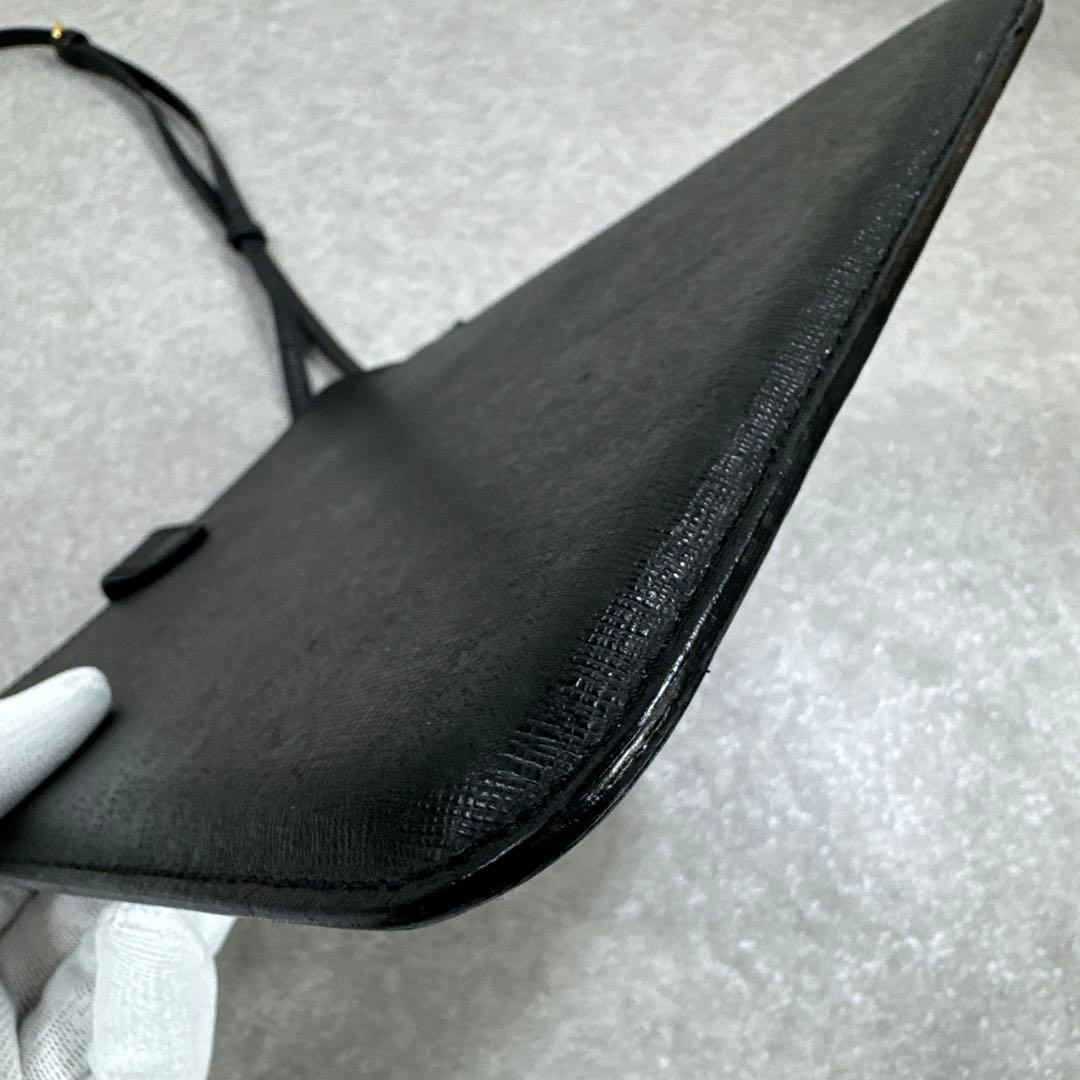 FENDI レザー タブレットケース ショルダーストラップ ギャランティカード付