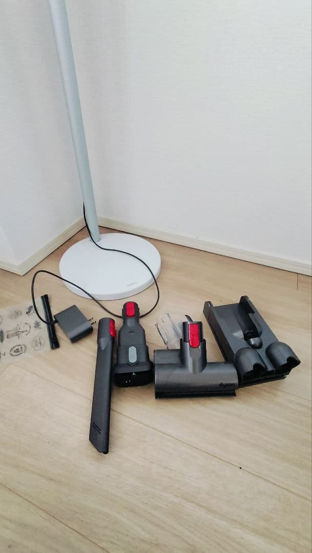 dyson 充電スタンド　他ノズル　写真のもののみ　ダイソン　本体なし