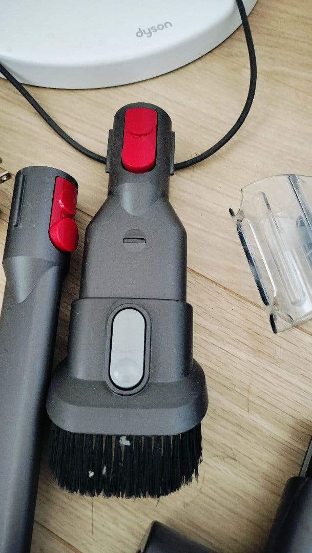dyson 充電スタンド　他ノズル　写真のもののみ　ダイソン　本体なし