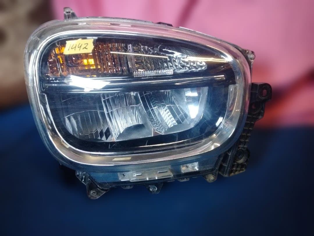 スズキ アルトのヘッドライト（左右 クリア 未使用品