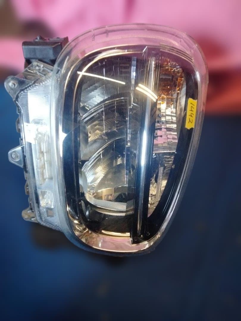スズキ アルトのヘッドライト（左右 クリア 未使用品