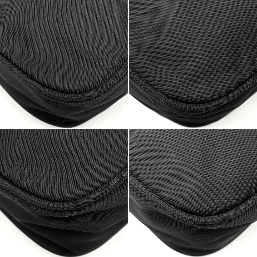 未使用保管品 プラダ アクセサリーポーチ 三角ロゴ 白タグ ハンドバッグ 黒