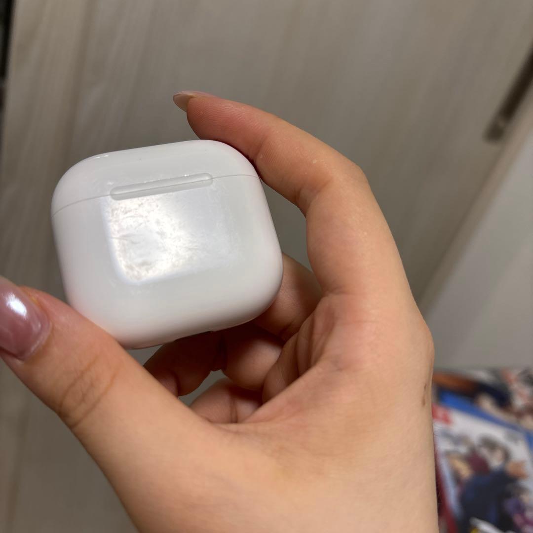 Apple AirPods 4 本体 充電ケース付き