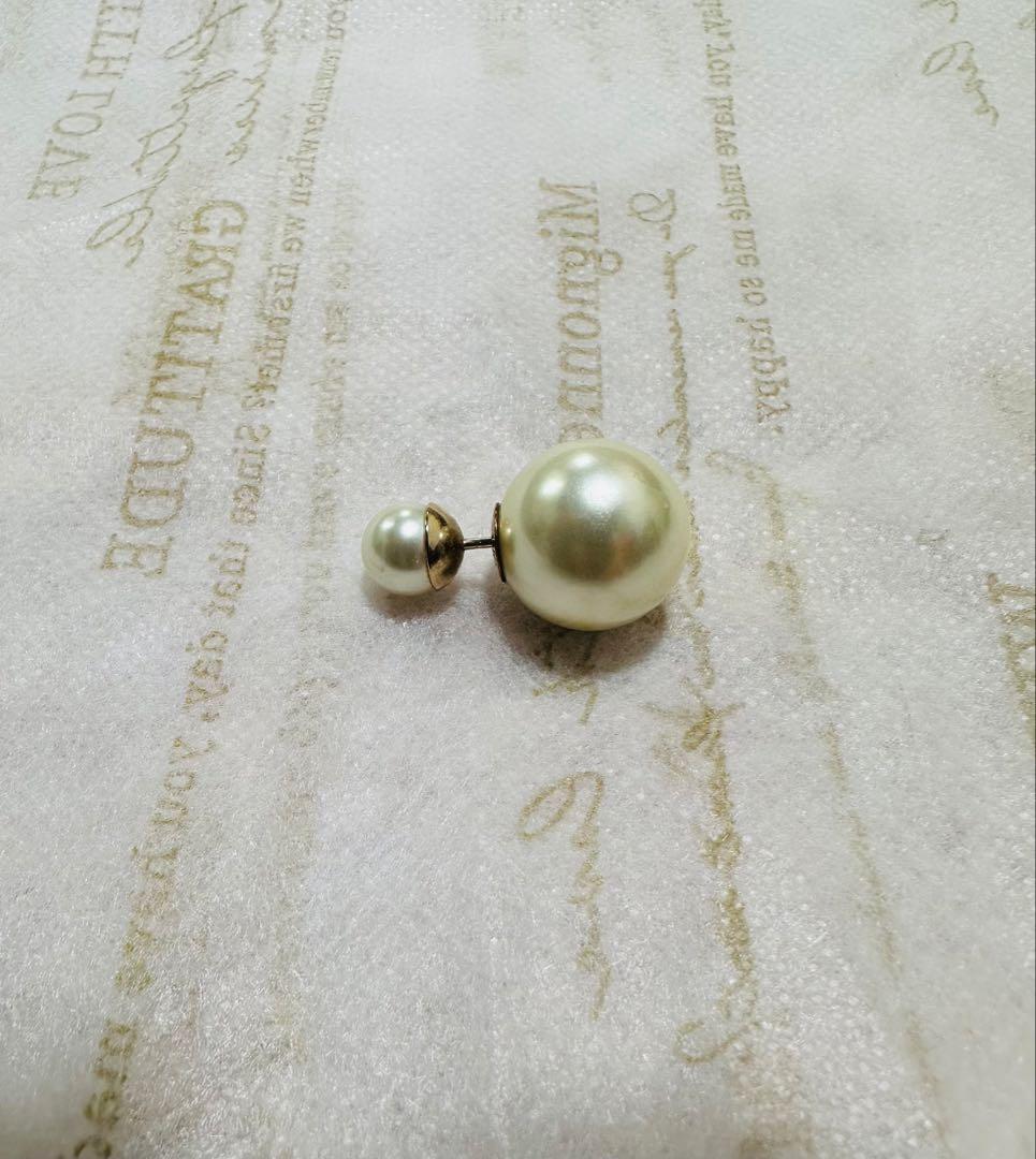 Diorディオール　パールピアス トライバルボール 片耳