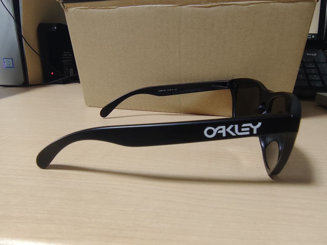 OAKLEY Frogskins XS Youth Fit ケース付属
