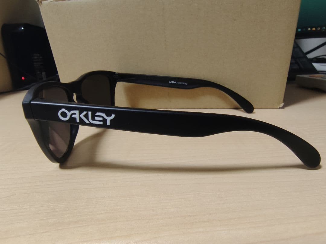 OAKLEY Frogskins XS Youth Fit ケース付属