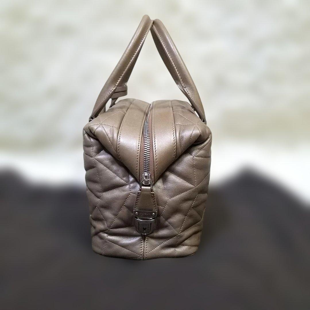 【極美品・イタリア製】AKRIS ミニボストンバッグ キルティング レザー 鍵付