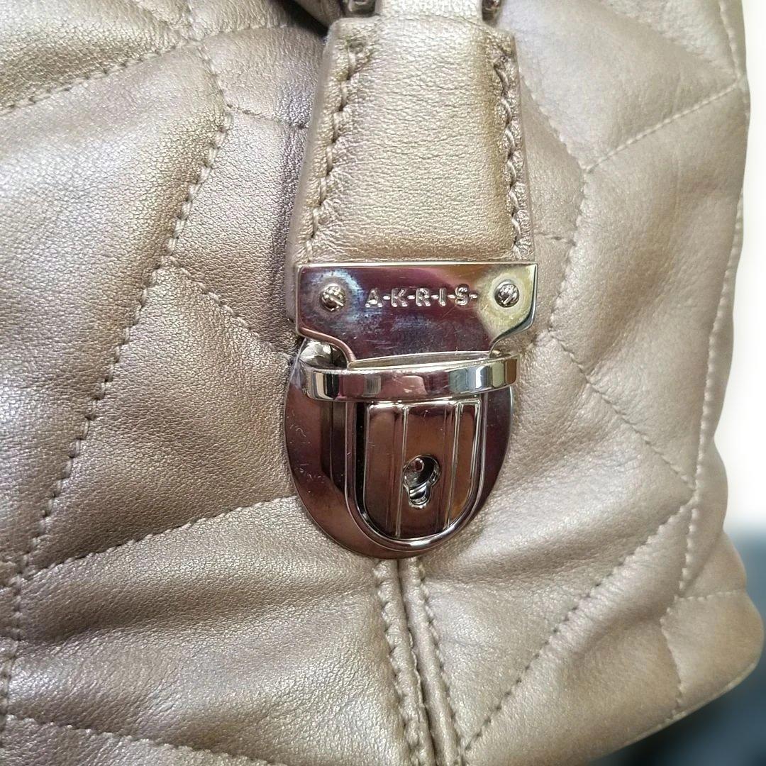 【極美品・イタリア製】AKRIS ミニボストンバッグ キルティング レザー 鍵付