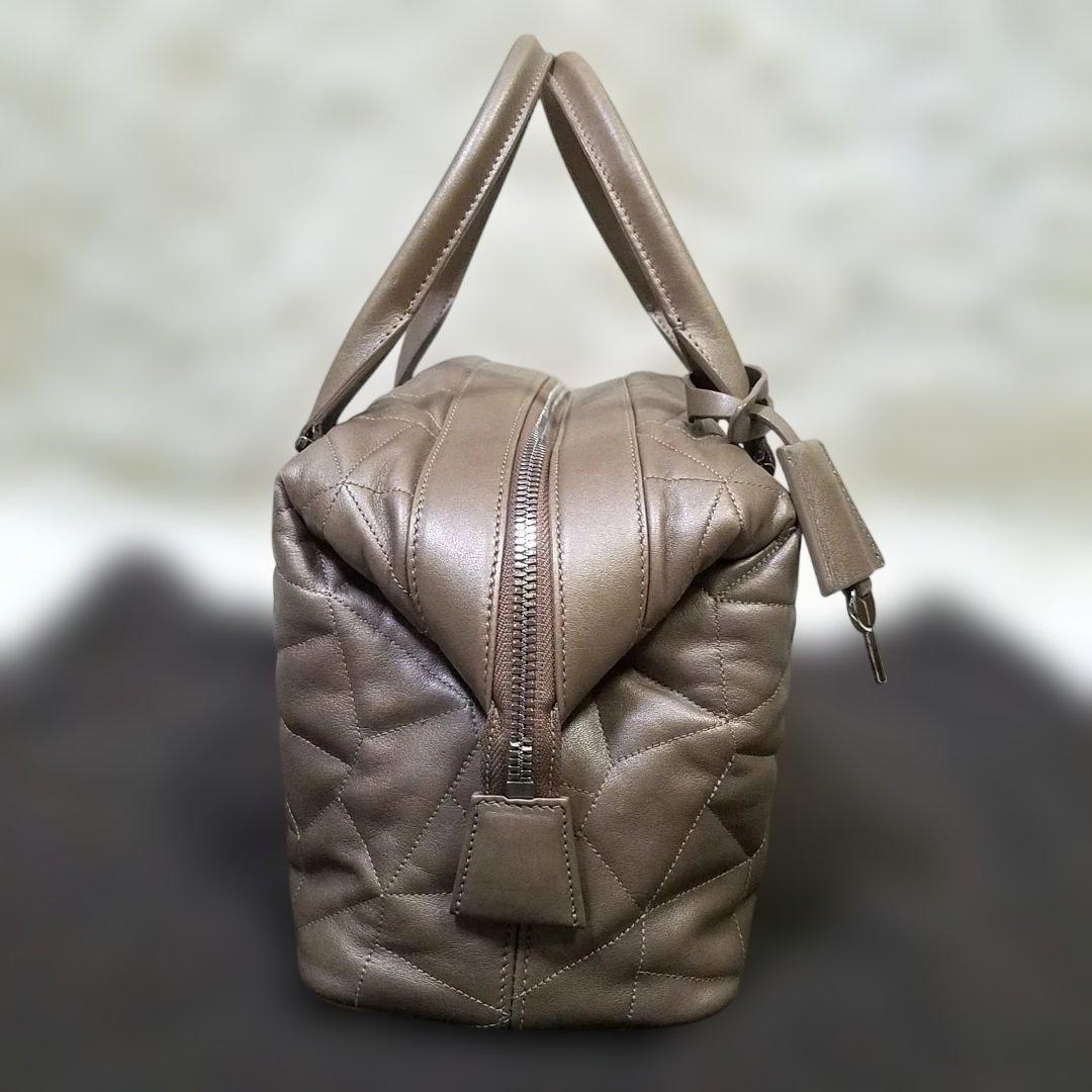 【極美品・イタリア製】AKRIS ミニボストンバッグ キルティング レザー 鍵付