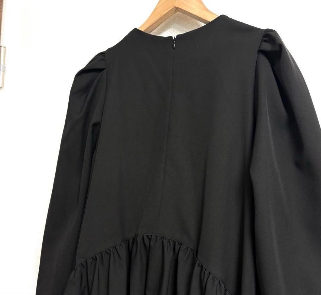 TREFLE +1 トレフルプラスワン　 レディワンピース　フリル　パフスリーブ