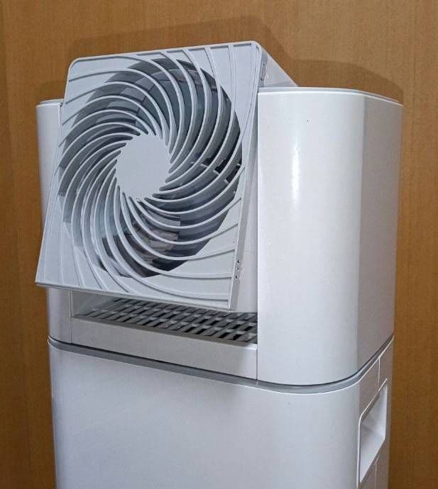 IRISOHYAMAサーキュレーター付き衣類乾燥除湿機 2020年製。