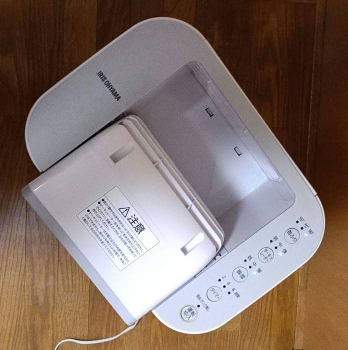 IRISOHYAMAサーキュレーター付き衣類乾燥除湿機 2020年製。