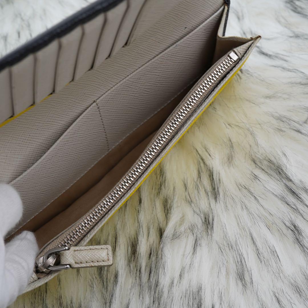 極美品　PRADA プラダ　長財布　二つ折り　サフィアーノレザー　ブラック