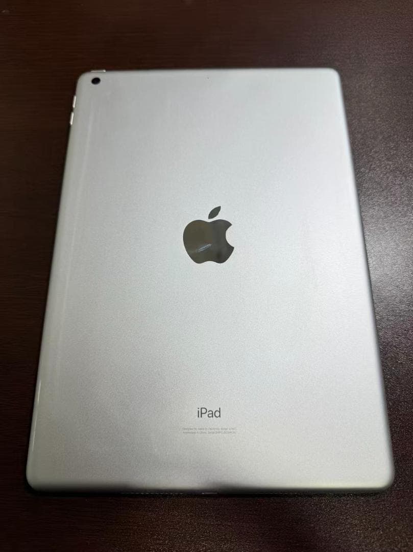 iPad 第７世代 シルバー 128GB wifi・cellularモデル
