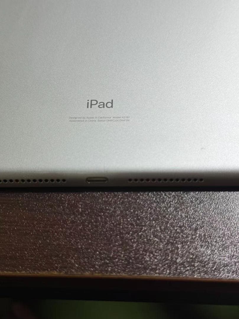 iPad 第７世代 シルバー 128GB wifi・cellularモデル