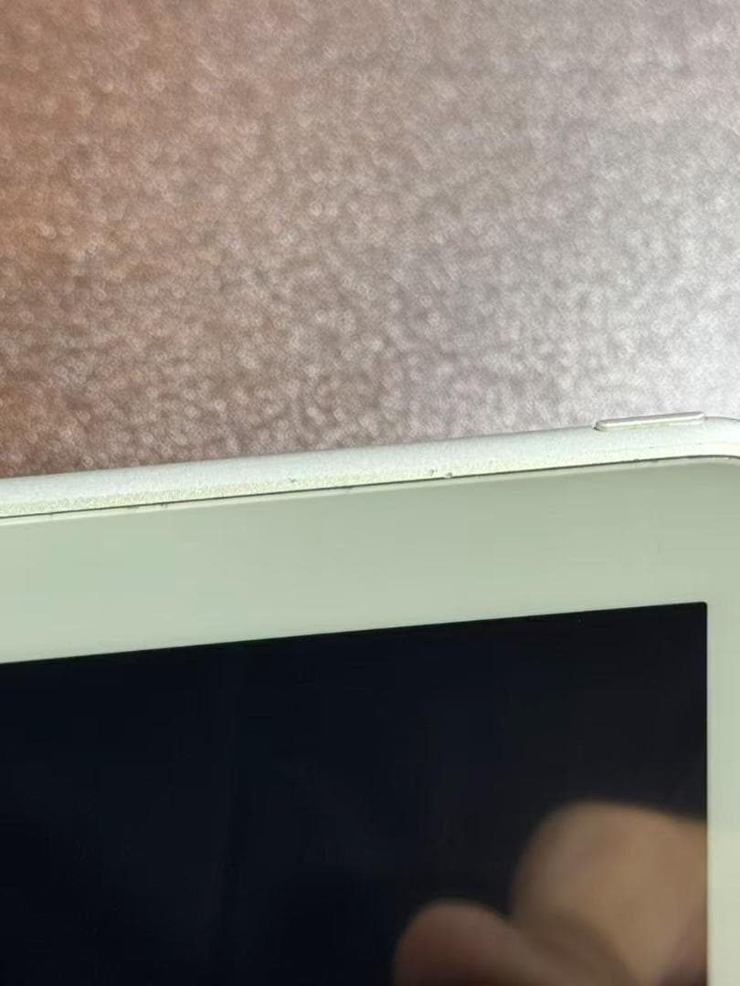 iPad 第７世代 シルバー 128GB wifi・cellularモデル